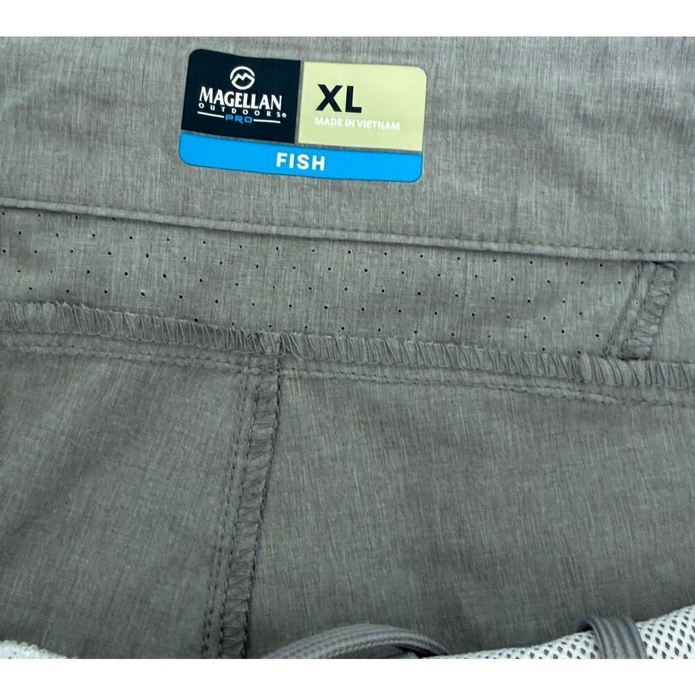 Magellan Fishing Shorts Womens XL Lightweight Gray Active Performance Zip Pocket - Picture 3 of 5